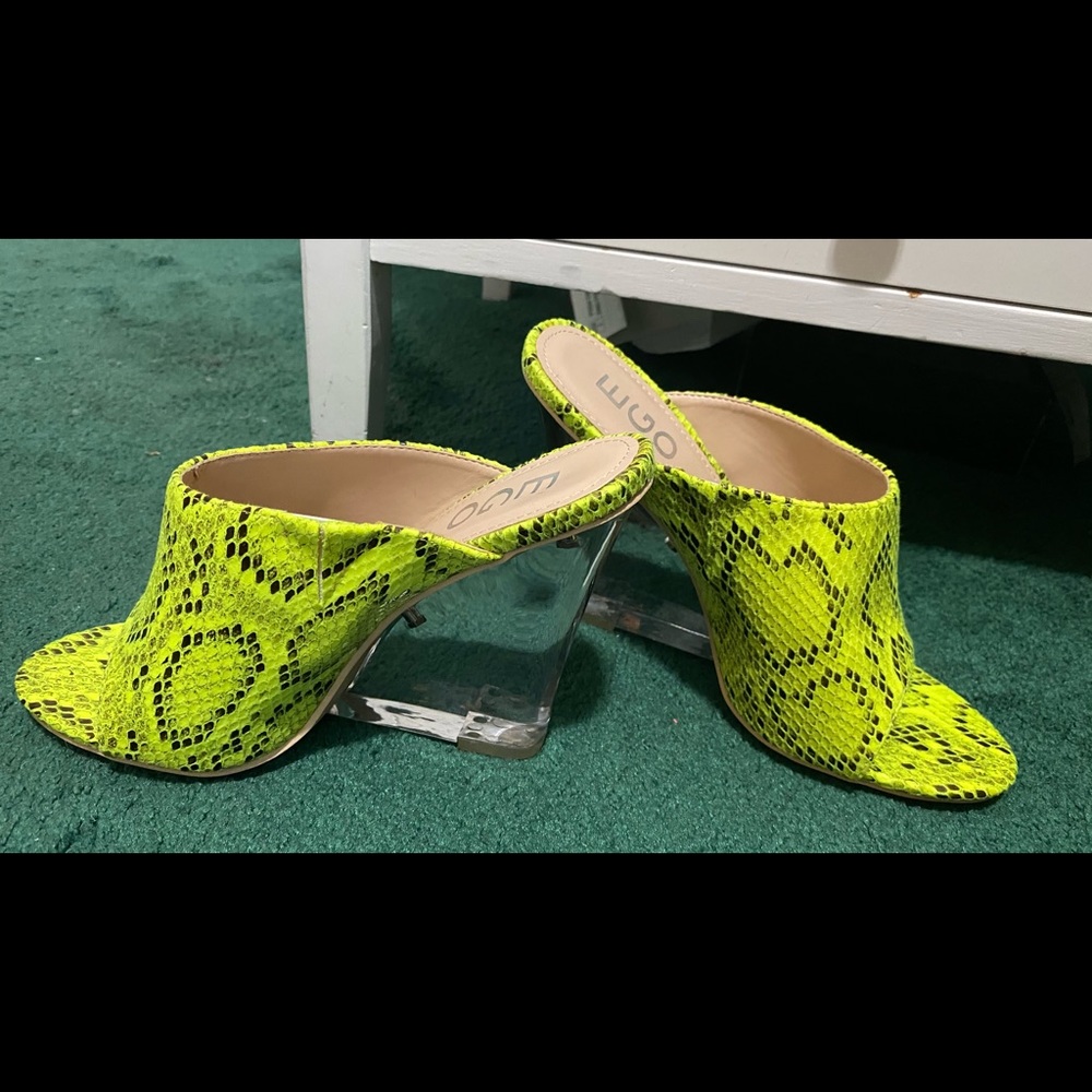 Brand new low wedge